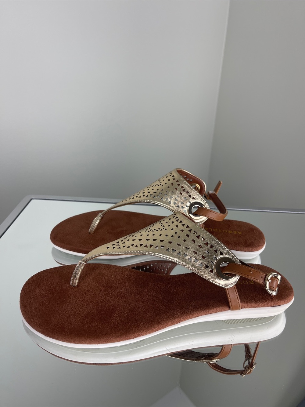 Aerosoles Gold Metallic Perforated Platform Sandals Ladies Size 8M